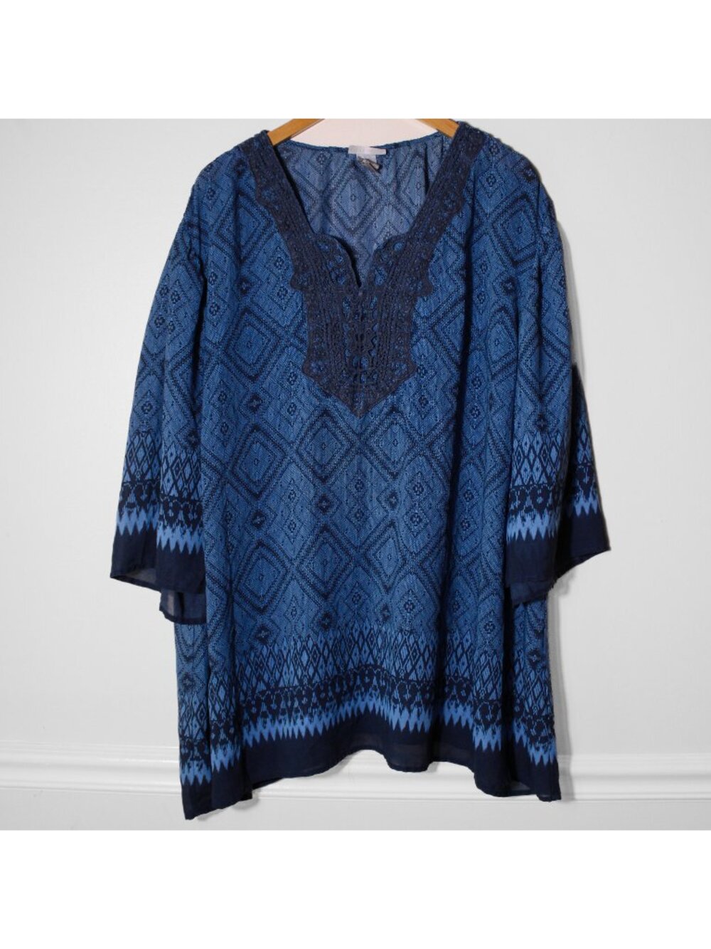 Catherine's Ikat Geometric Print Tunic Top Boho Flowy Lace Blue Size 3X 26/28W